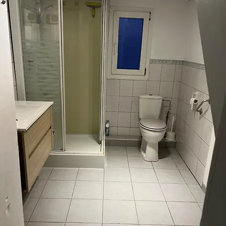 Cozy F2 On The Ground Floor In A Residential Building