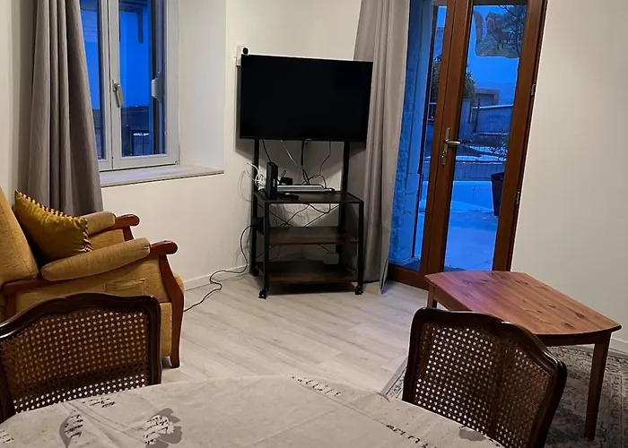 Apartman Cozy F2 On The Ground Floor In A Residential Building